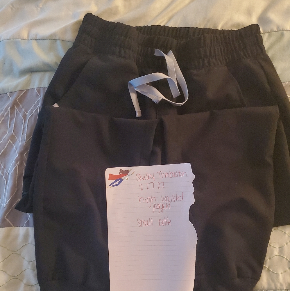 Small petite figs black joggers